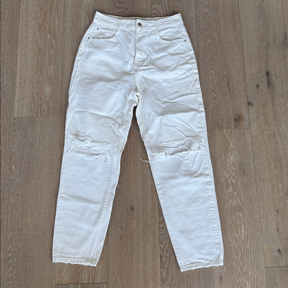 Zara Distressed White Cropped Denim Ankle Length